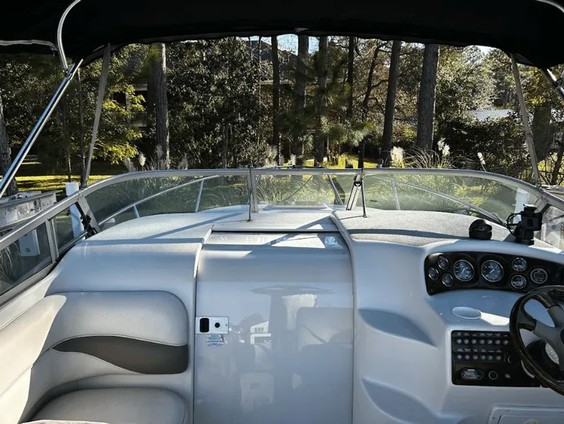 Slide: The Image of Crownline Boats 242 CR 2004 - 3