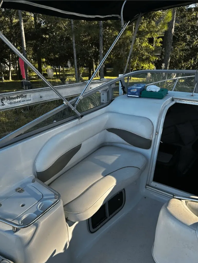 Slide: The Image of Crownline Boats 242 CR 2004 - 4