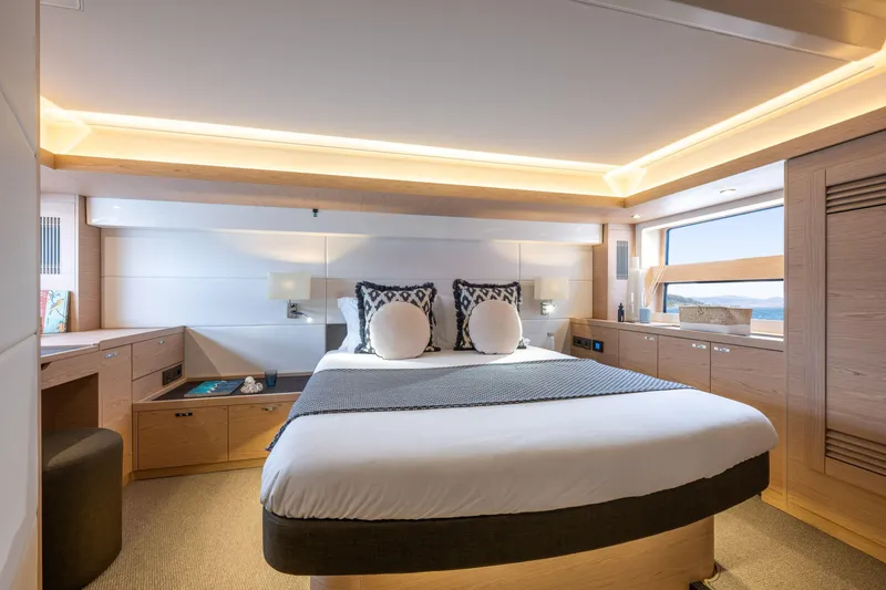 Slide: The Image of Beneteau Swift Trawler 54 2026 - 12