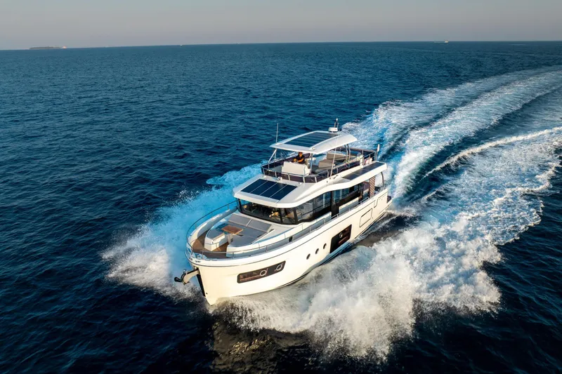 Slide: The Image of Beneteau Swift Trawler 54 2026 - 18
