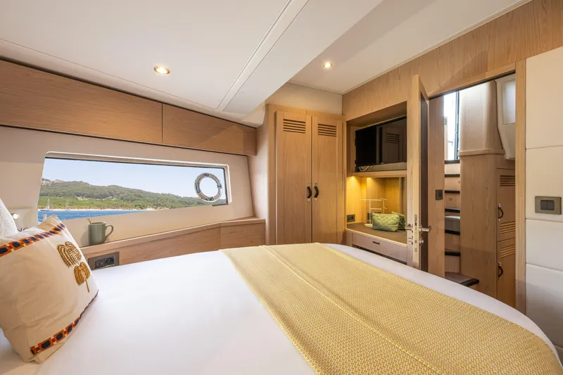 Slide: The Image of Beneteau Swift Trawler 54 2026 - 47