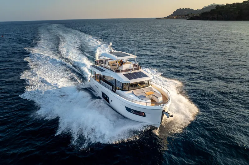 Slide: The Image of Beneteau Swift Trawler 54 2026 - 17