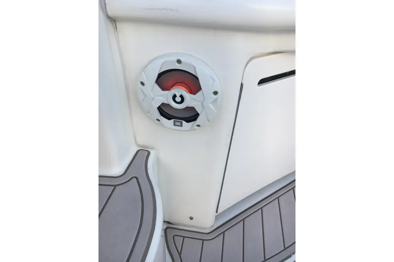 Slide: The Image of Speaker on 2007 Sea Ray 340 Sundancer boat, featuring JBL audio system. - 16