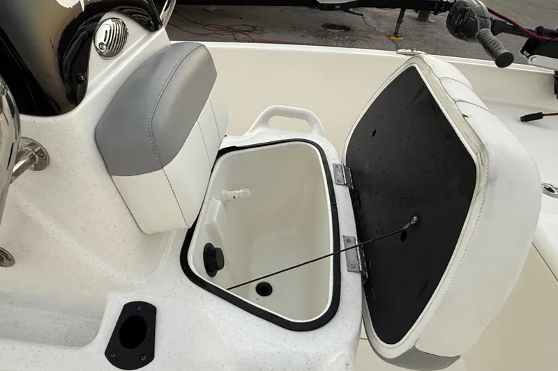 Slide: The Image of 2023 Mako Pro Skiff 15 CC capacity label, U.S. Coast Guard certified, 5 persons or 825 lbs. - 30