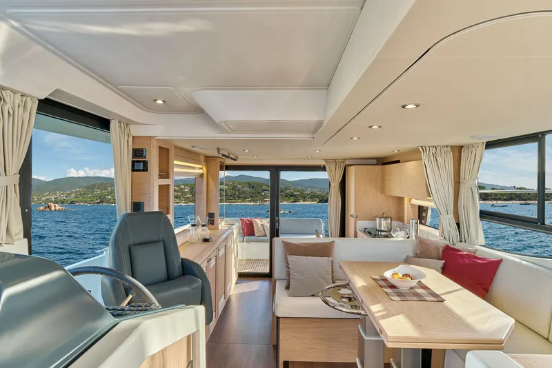 Slide: The Image of Beneteau Swift Trawler 48 2026 - 39