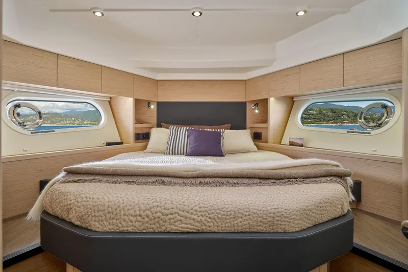 Slide: The Image of Beneteau Swift Trawler 48 2026 - 7