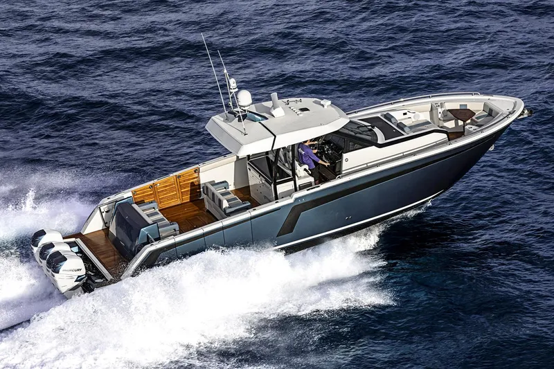 Slide: The Image of Manufacturer Provided Image: 2020 Ocean Alexander 45 Divergence Sport cruising on open water. - 4