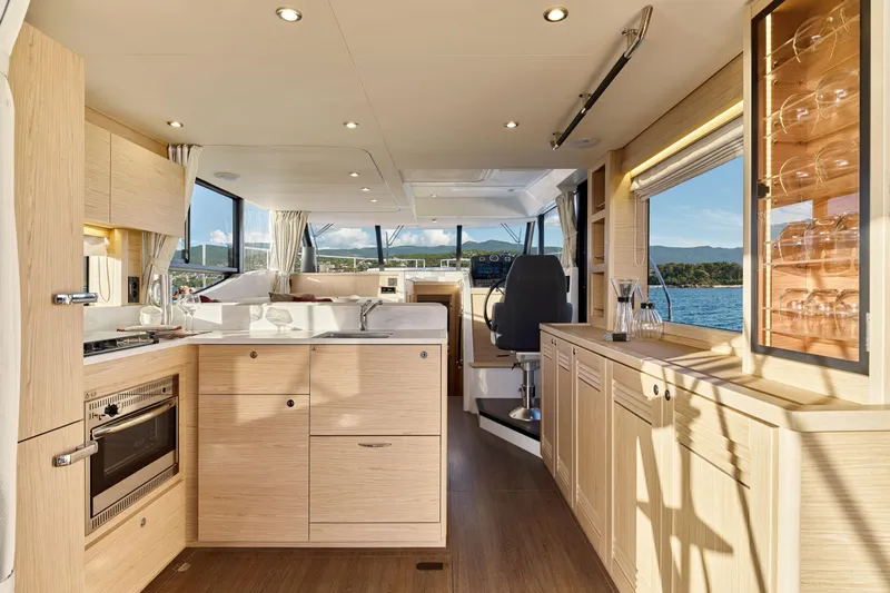 Slide: The Image of Beneteau Swift Trawler 48 2026 - 10