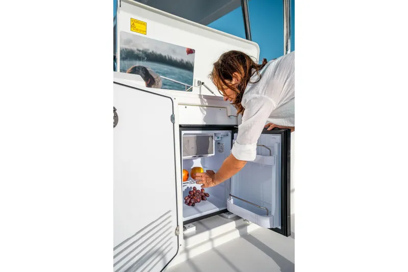 Slide: The Image of Beneteau Swift Trawler 48 2026 - 20