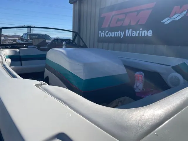 Slide: The Image of Correct Craft Ski Nautique 1990 - 3