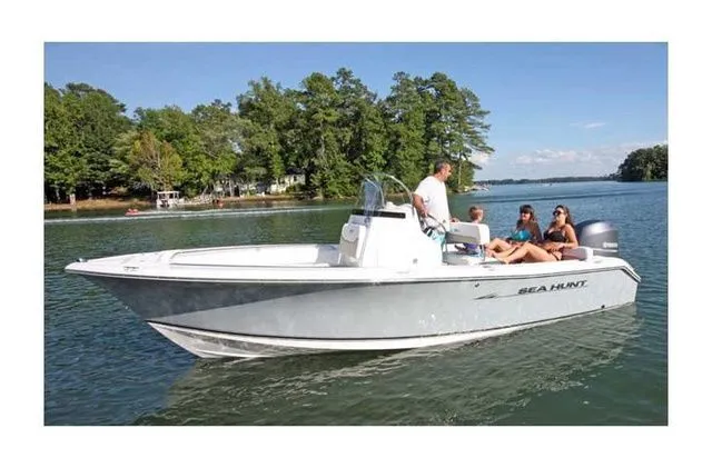 Slide: The Image of Sea Hunt Ultra 196 2017 - 3