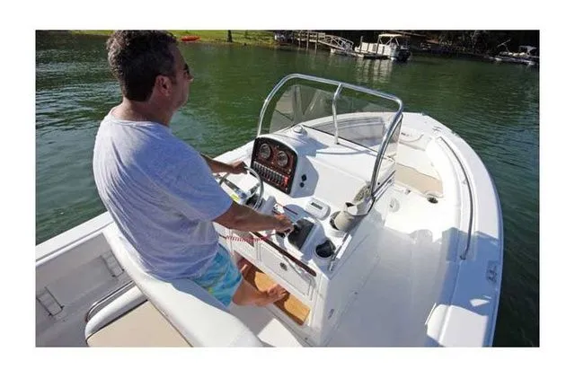 Slide: The Image of Sea Hunt Ultra 196 2017 - 6