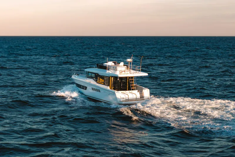 Slide: The Image of Beneteau Swift Trawler 37 Fly 2026 - 15