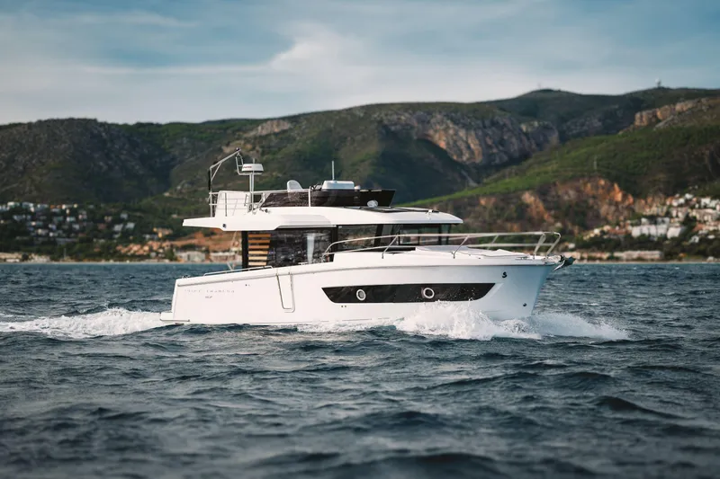 Slide: The Image of Beneteau Swift Trawler 37 Fly 2026 - 19