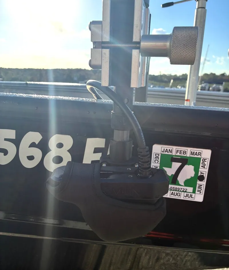 Slide: The Image of Excel 220 Bay Pro 2019 - 22