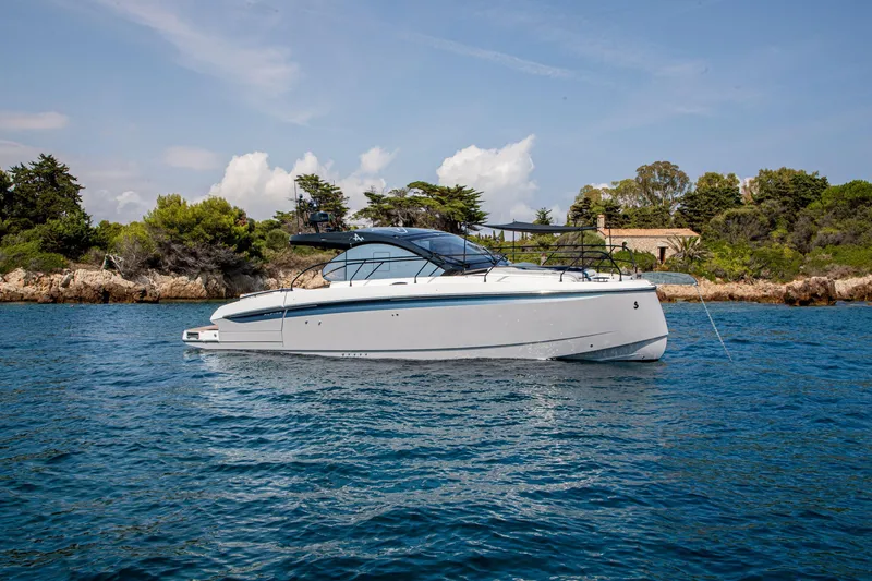 Slide: The Image of Beneteau Gran Turismo 40 2026 - 15
