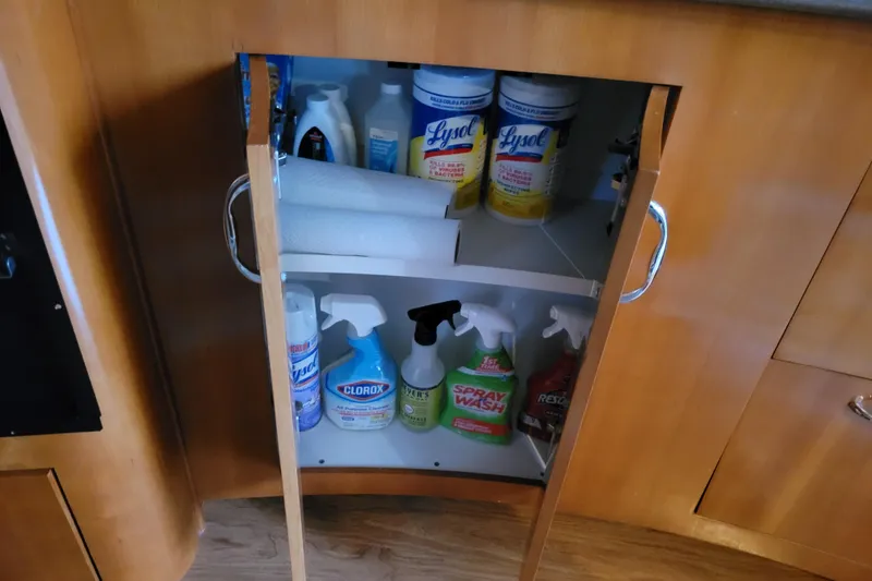 Slide: The Image of Bathroom of 2006 Carver 36 Mariner yacht with shower and toilet. - 43