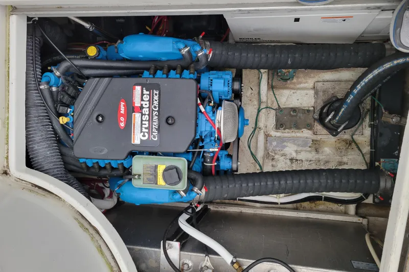 Slide: The Image of Carver Yachts 36 Mariner 2006 - 64