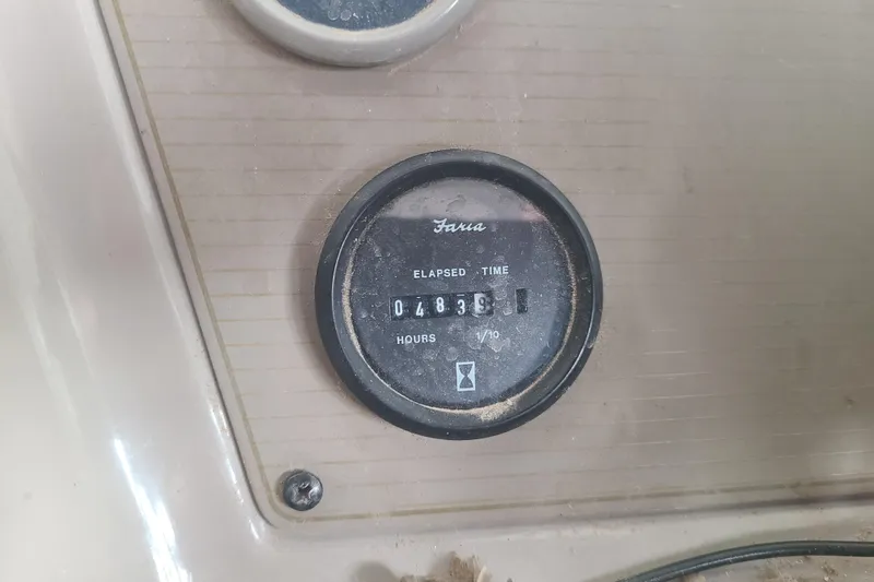 Slide: The Image of Hour meter on 1997 Bayliner 3255 Avanti showing 4839 hours elapsed. - 21