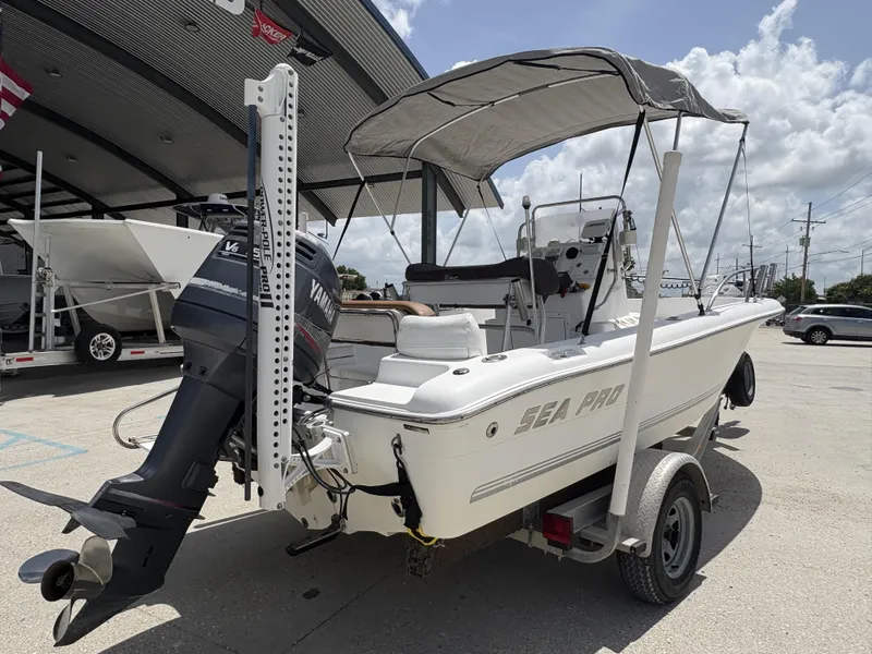 Slide: The Image of Sea Pro 190 Center Console 2003 - 3