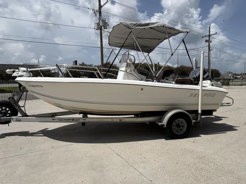 Slide: The Image of Sea Pro 190 Center Console 2003 - 6