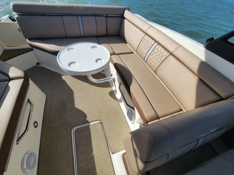 Slide: The Image of Sea Ray SDX270 2017 - 6