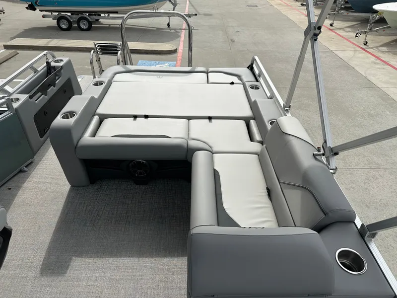 Slide: The Image of Avalon VNT VRB21 2026 - 27