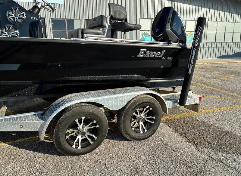 Slide: The Image of Excel 220 Bay Pro 2019 - 3