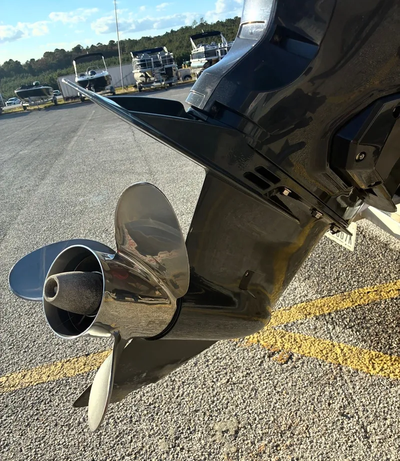 Slide: The Image of Excel 220 Bay Pro 2019 - 8