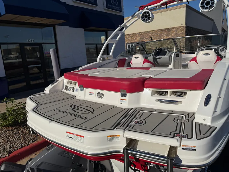 Slide: The Image of Chaparral 21 Surf 2020 - 12
