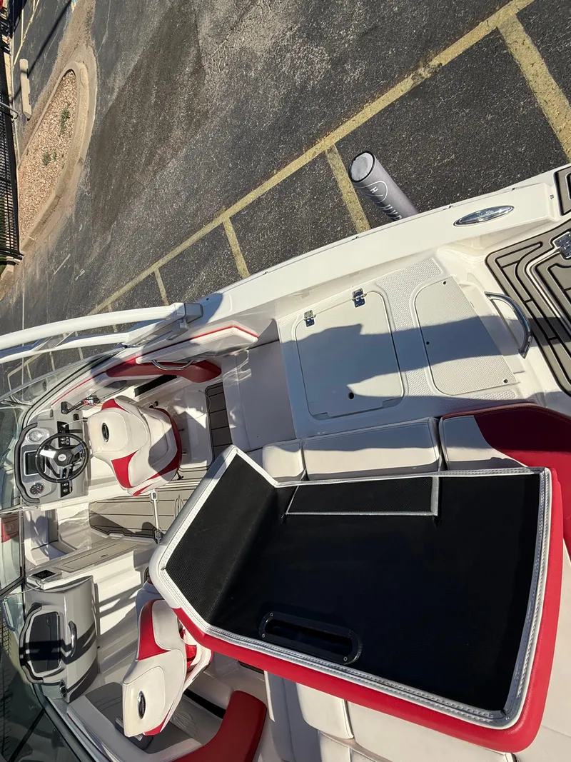 Slide: The Image of Chaparral 21 Surf 2020 - 14