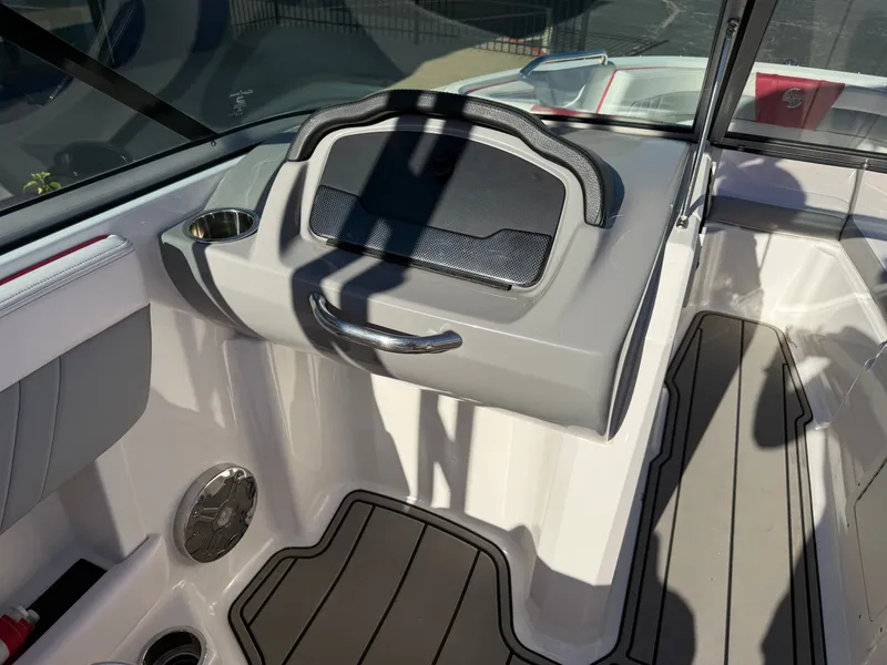 Slide: The Image of Chaparral 21 Surf 2020 - 18