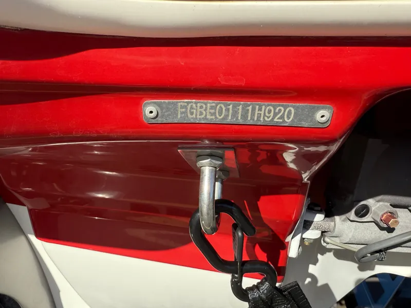 Slide: The Image of Chaparral 21 Surf 2020 - 31