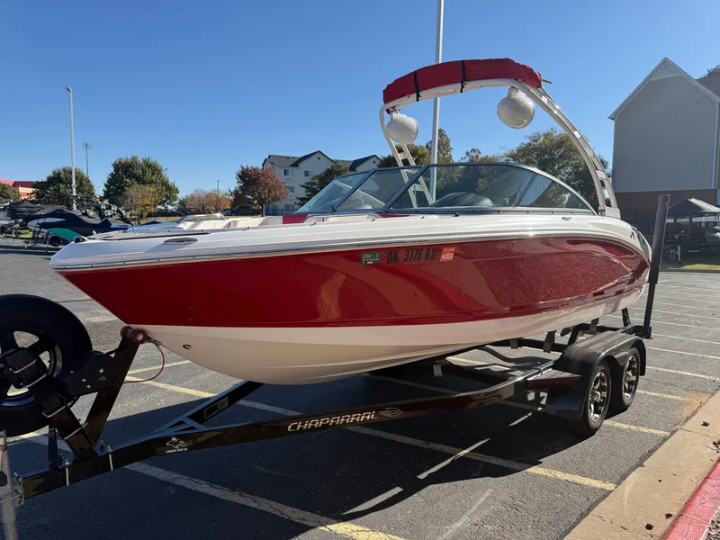 Slide: The Image of Chaparral 21 Surf 2020 - 4