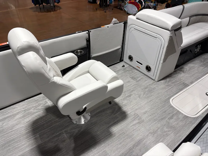 Slide: The Image of Crest Caribbean 230 SLS 2026 - 13