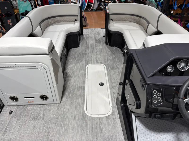 Slide: The Image of Crest Caribbean 230 SLS 2026 - 14