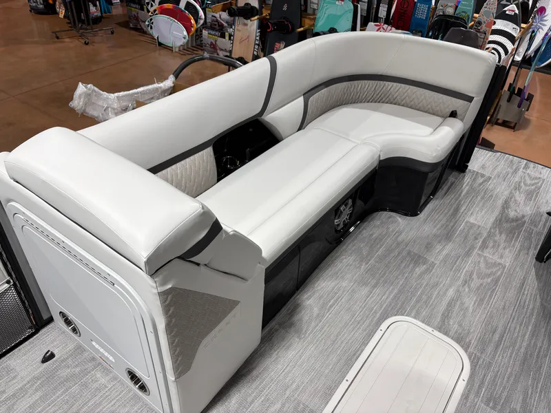 Slide: The Image of Crest Caribbean 230 SLS 2026 - 15