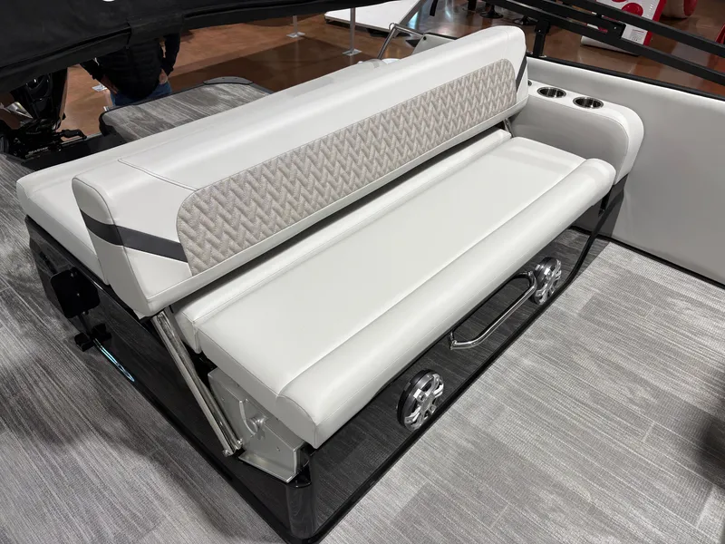 Slide: The Image of Crest Caribbean 230 SLS 2026 - 9