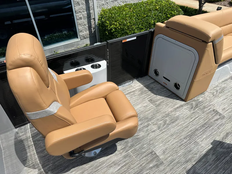 Slide: The Image of Crest Caribbean LX 230 SLRC 2024 - 13