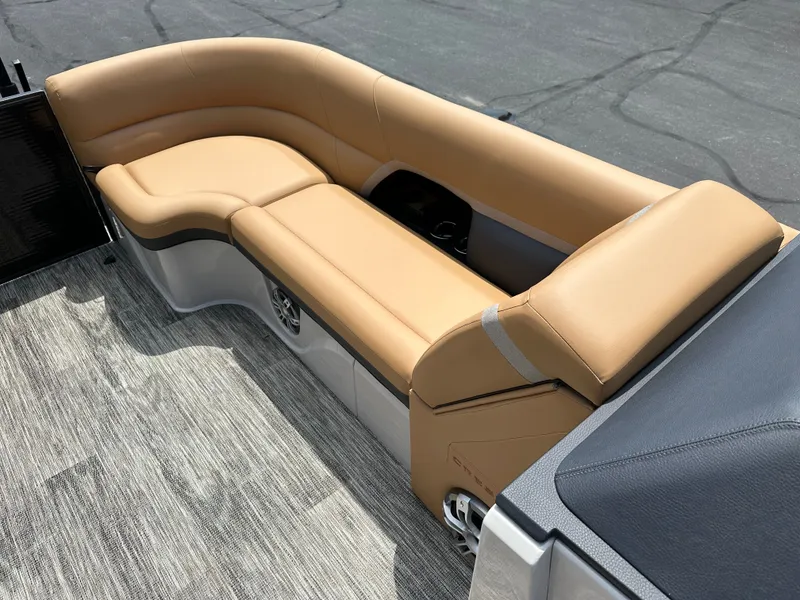 Slide: The Image of Crest Caribbean LX 230 SLRC 2024 - 15