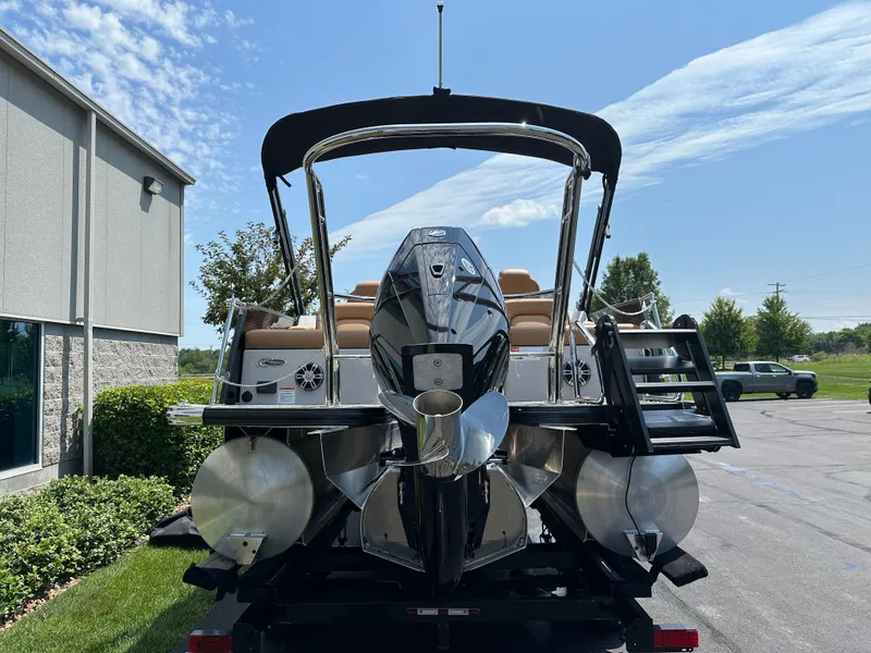 Slide: The Image of Crest Caribbean LX 230 SLRC 2024 - 5