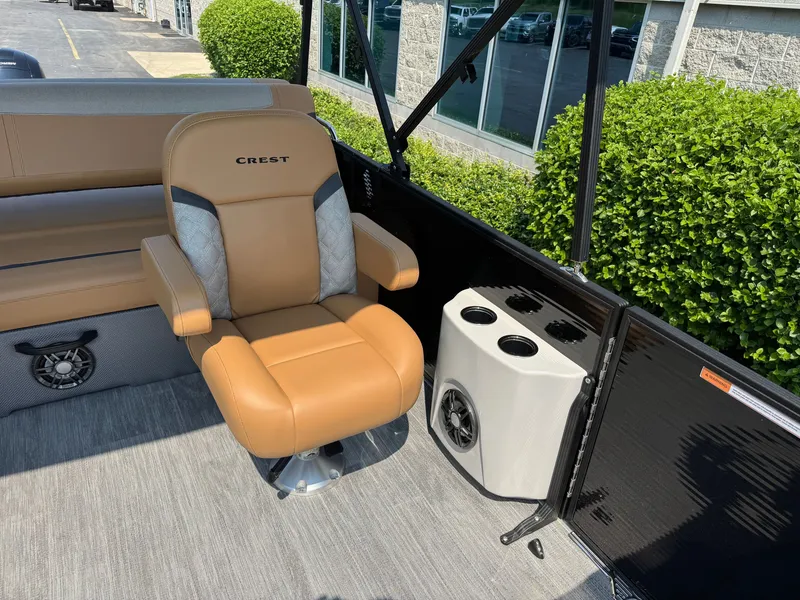 Slide: The Image of Crest Classic 220 2025 - 10