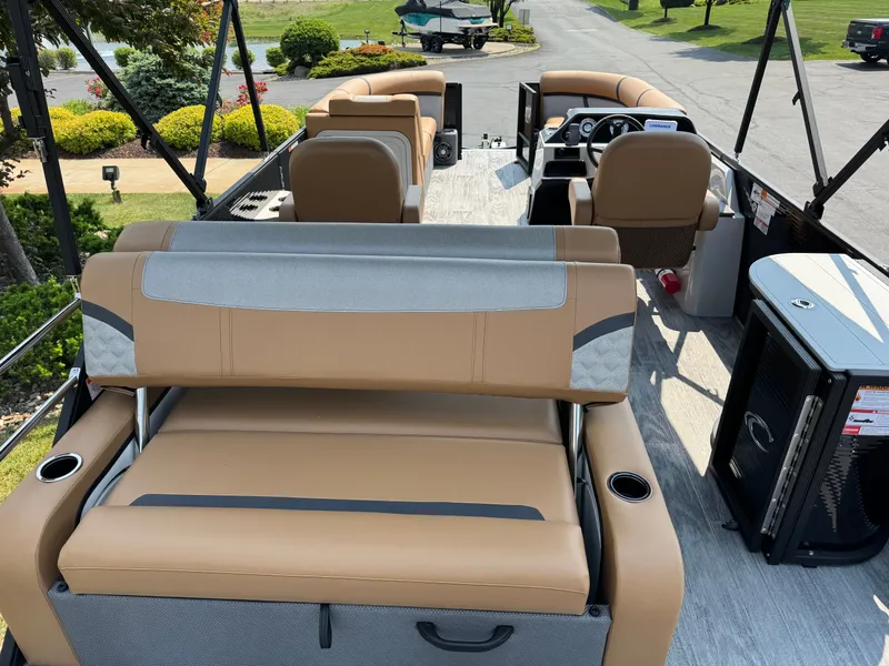 Slide: The Image of Crest Classic 220 2025 - 14