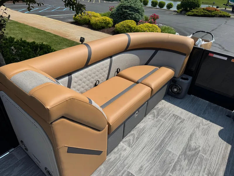 Slide: The Image of Crest Classic 220 2025 - 8