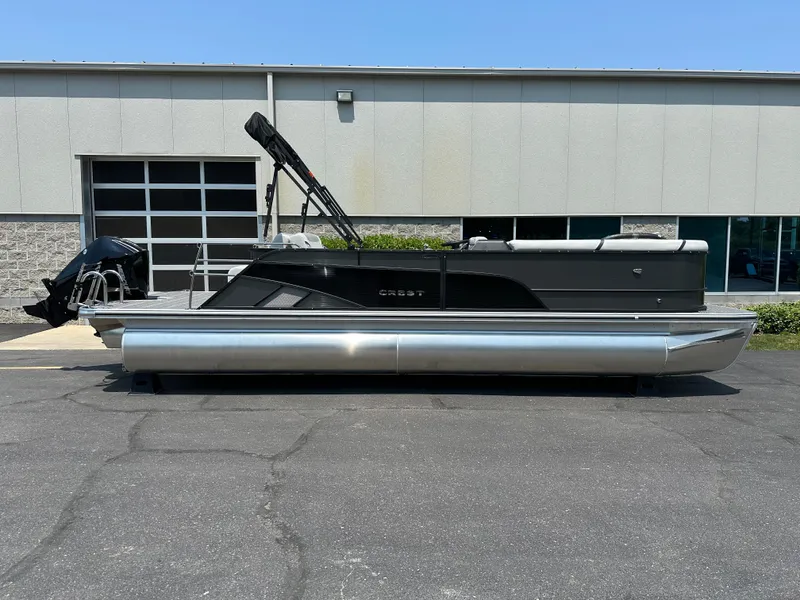 Slide: The Image of Crest Classic 240 SLSC 2025 - 1