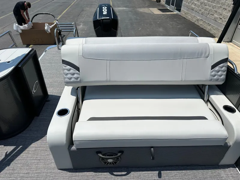 Slide: The Image of Crest Classic 240 SLSC 2025 - 10