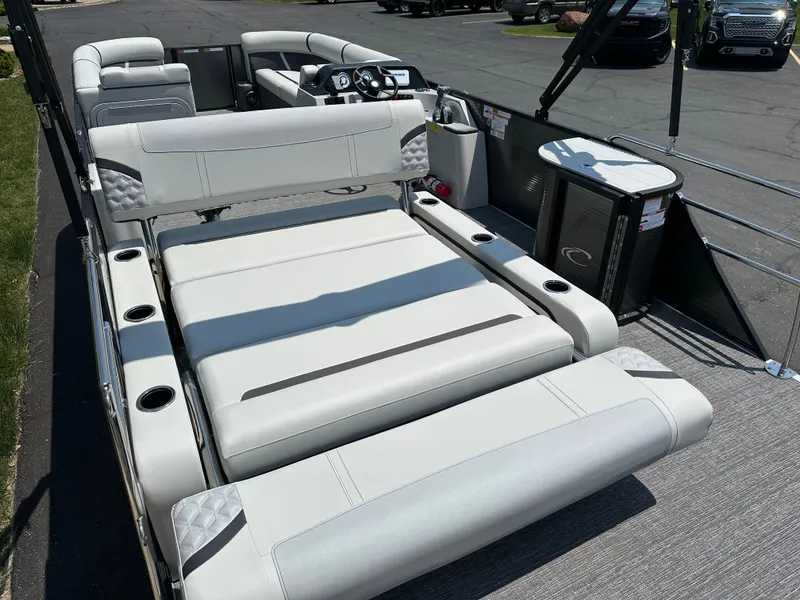 Slide: The Image of Crest Classic 240 SLSC 2025 - 13