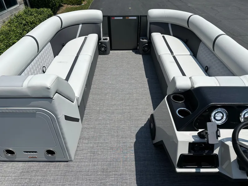 Slide: The Image of Crest Classic 240 SLSC 2025 - 8