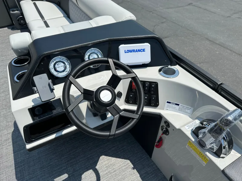 Slide: The Image of Crest Classic 240 SLSC 2025 - 9