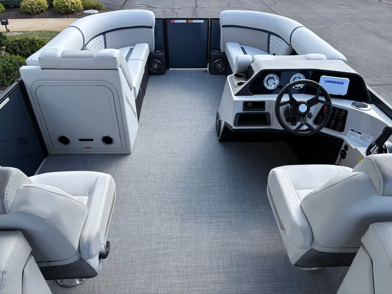 Slide: The Image of Crest Conquest 230 SLC 2026 - 10